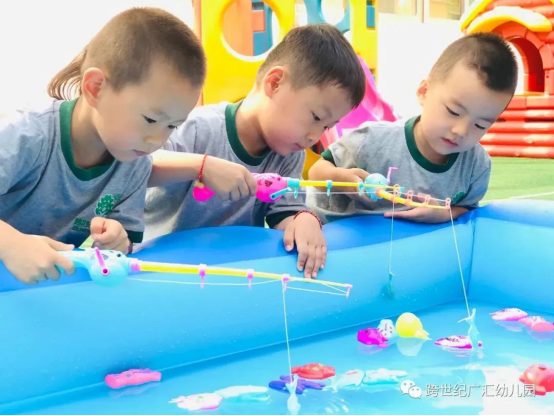 跨世紀年會直播預告|招生滿園,學(xué)費上漲,這個幼兒園“逆勢飛揚”背後有(yǒu)太多(duō)你不知道的秘密……